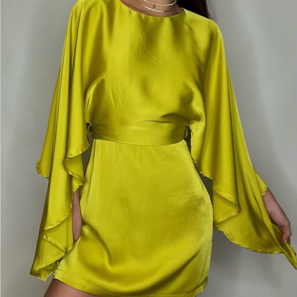 NWT Strut & Bolt Elegant Yellow Green Chartreuse Satin Cape-Sleeve Mini Dress